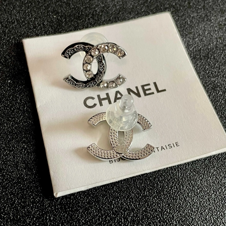 Chxnxl Earrings EyeCatching 286154