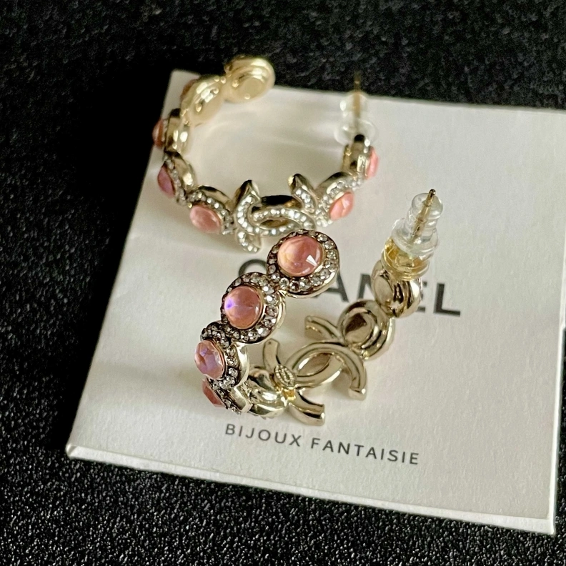 Breathable Chxnxl Earrings 286145