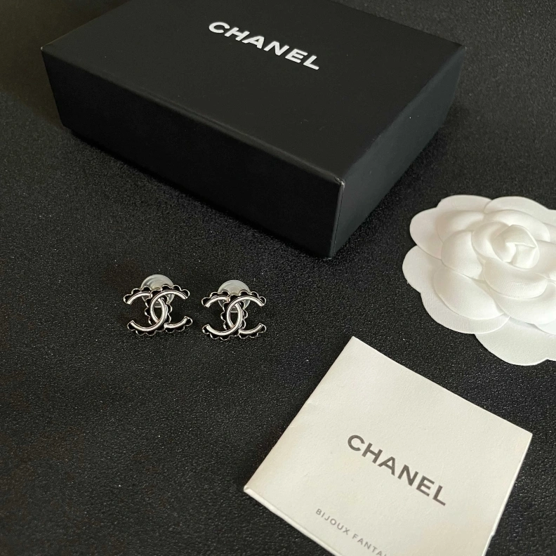 Breathable Chxnxl Earrings 286143