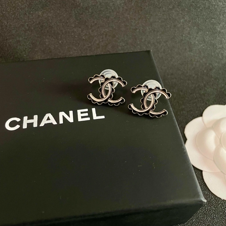 Breathable Chxnxl Earrings 286143