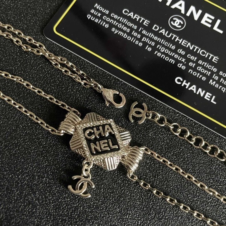 Trendsetting Chxnxl Necklaces 285483