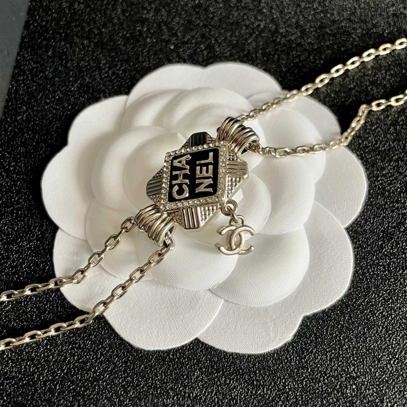 Trendsetting Chxnxl Necklaces 285483