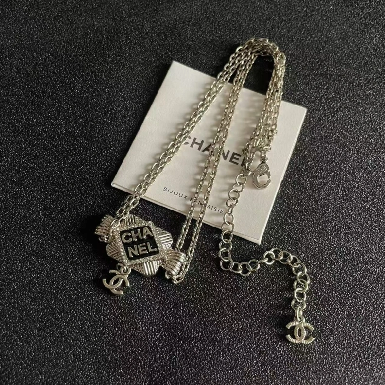 Trendsetting Chxnxl Necklaces 285483