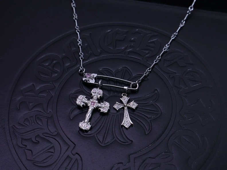 Comfortable Chrxmx Hxxrts Necklaces 297071