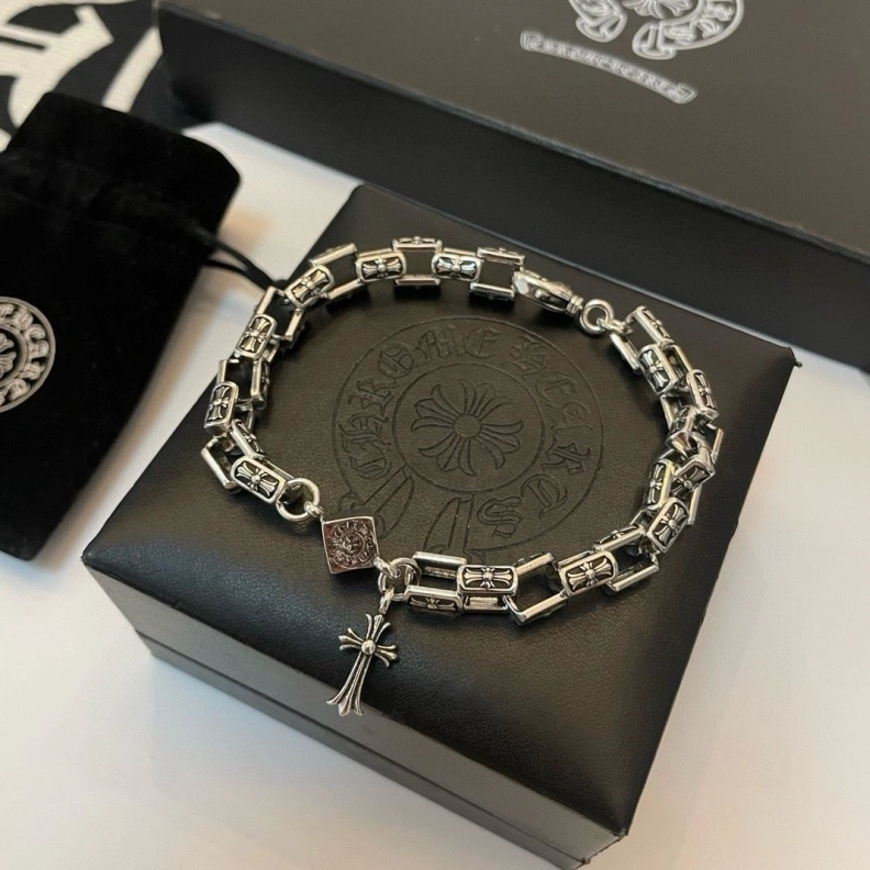 Cozy Chrxmx Hxxrts Bracelets 297430