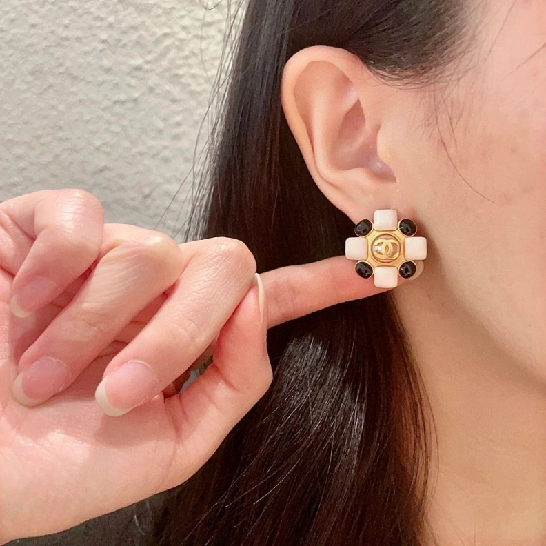 Sophisticated Chxnxl Earrings 286124