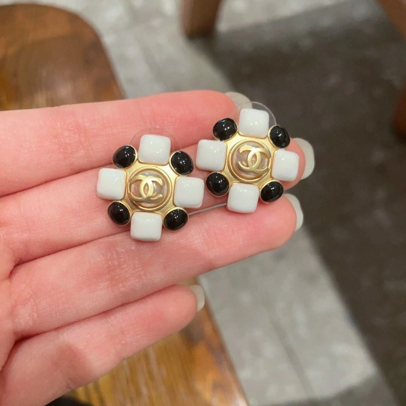 Sophisticated Chxnxl Earrings 286124