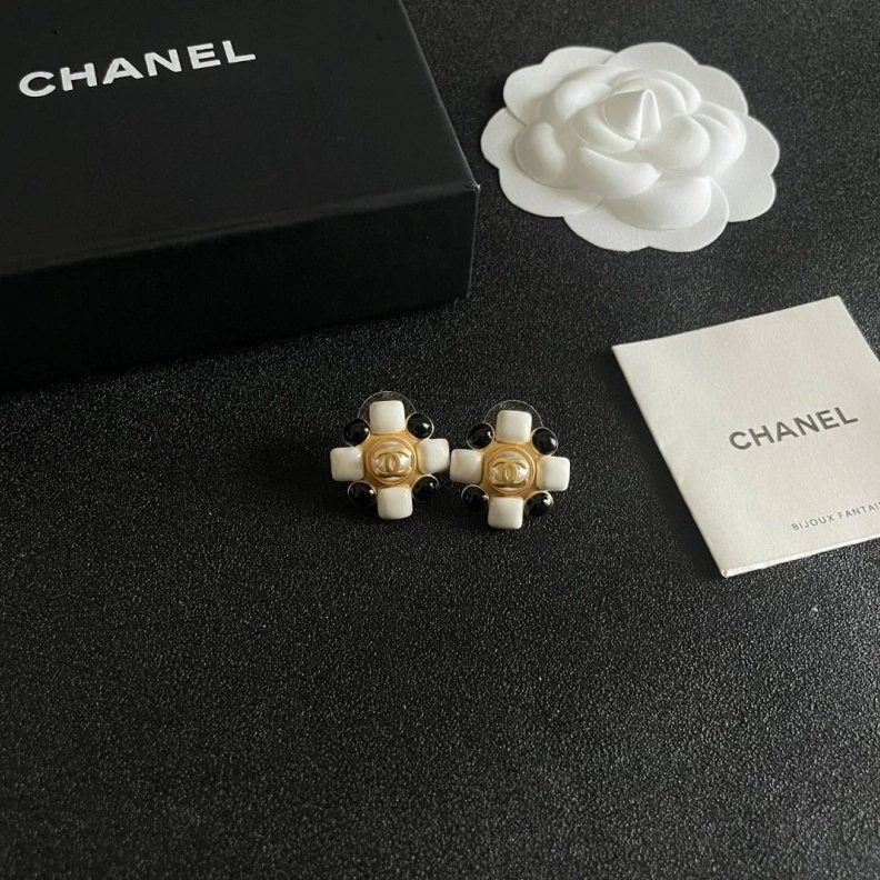 Sophisticated Chxnxl Earrings 286124