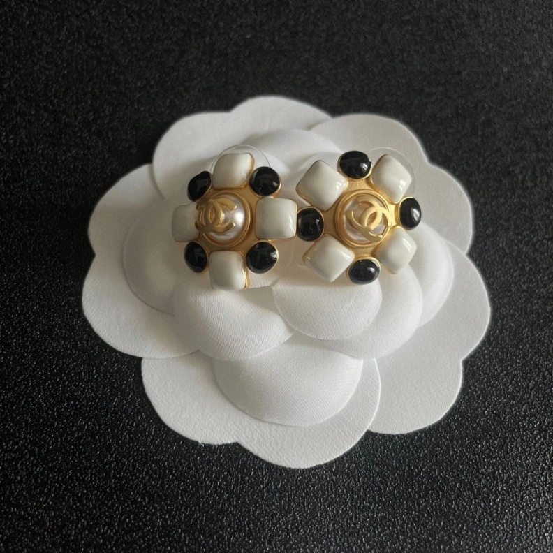 Sophisticated Chxnxl Earrings 286124