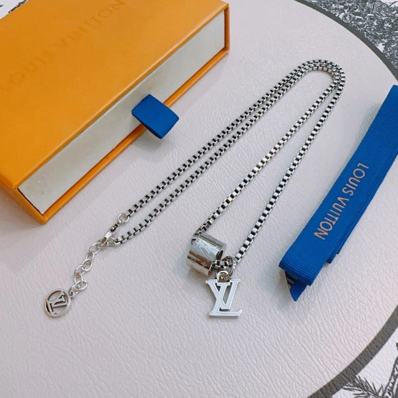 Versatile LX Necklaces 308911