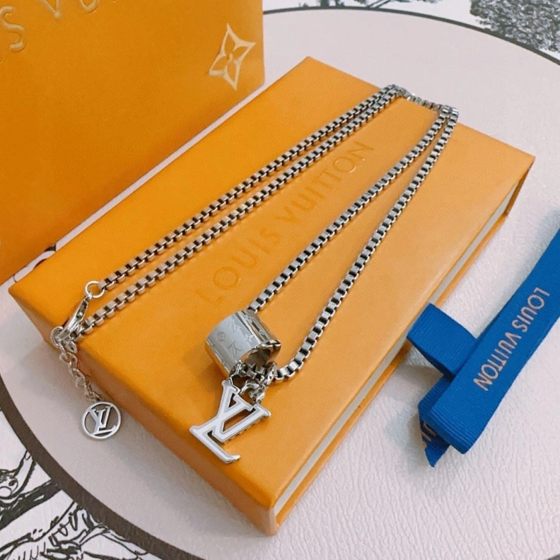 Versatile LX Necklaces 308911