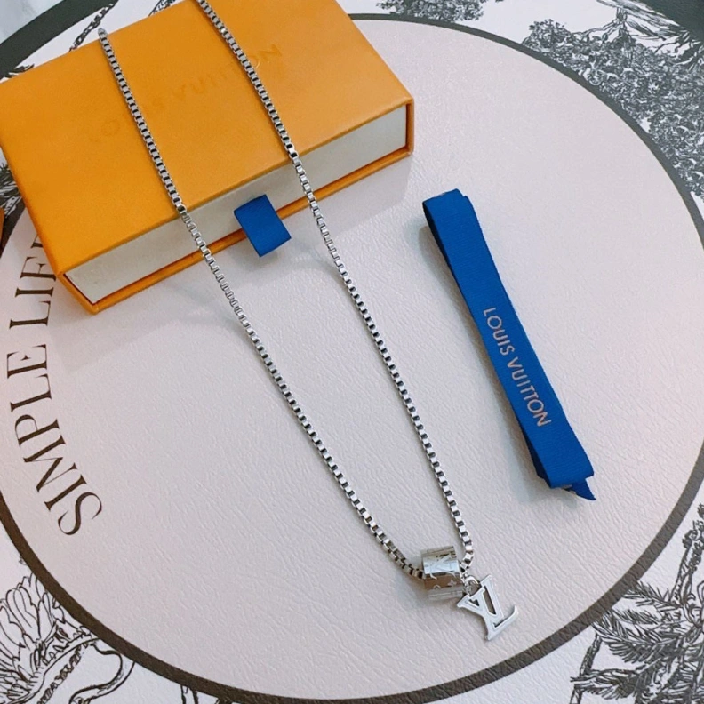 Versatile LX Necklaces 308911