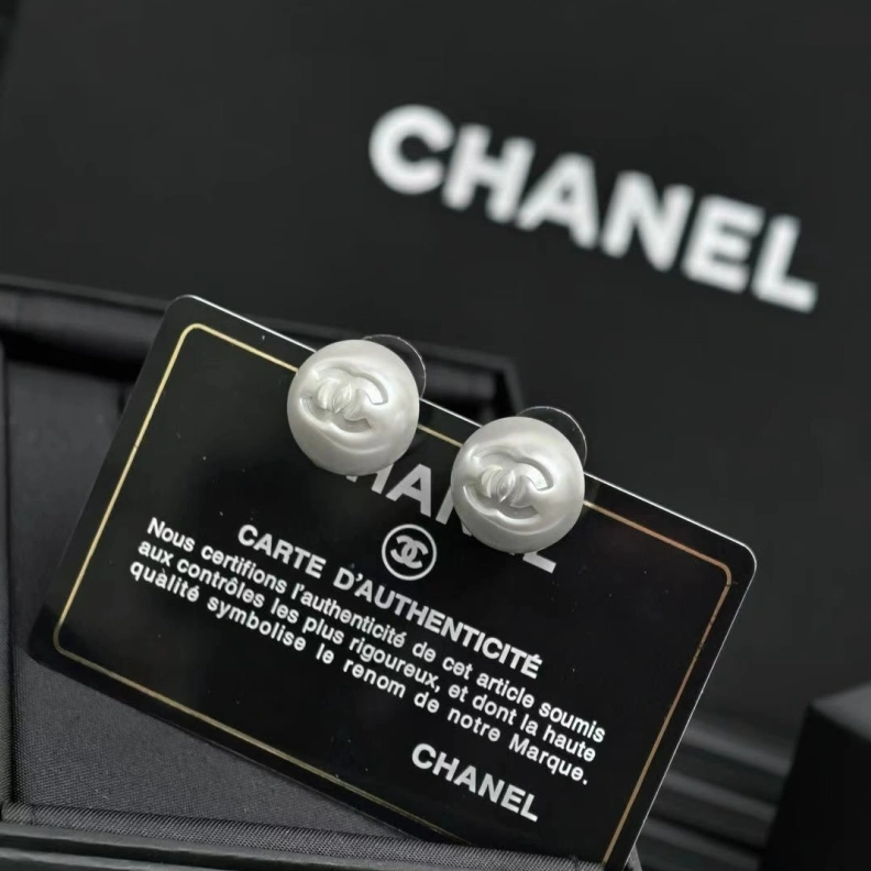 Vibrant Chxnxl Earrings 286120