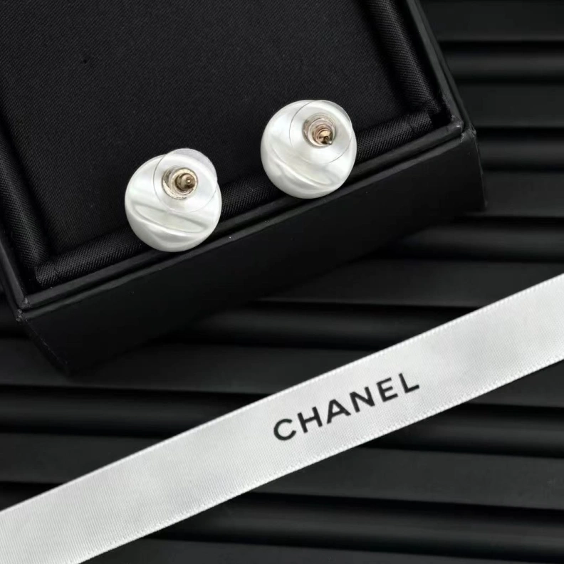 Vibrant Chxnxl Earrings 286120