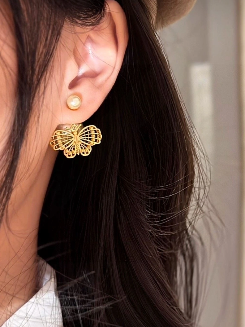 Soft Christian Dxxr Earrings 294230
