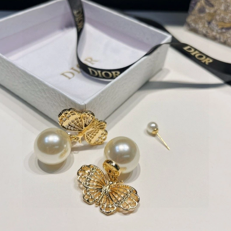 Soft Christian Dxxr Earrings 294230