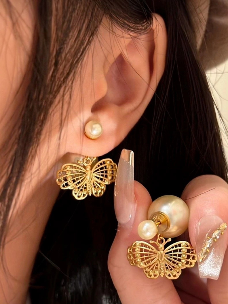 Soft Christian Dxxr Earrings 294230