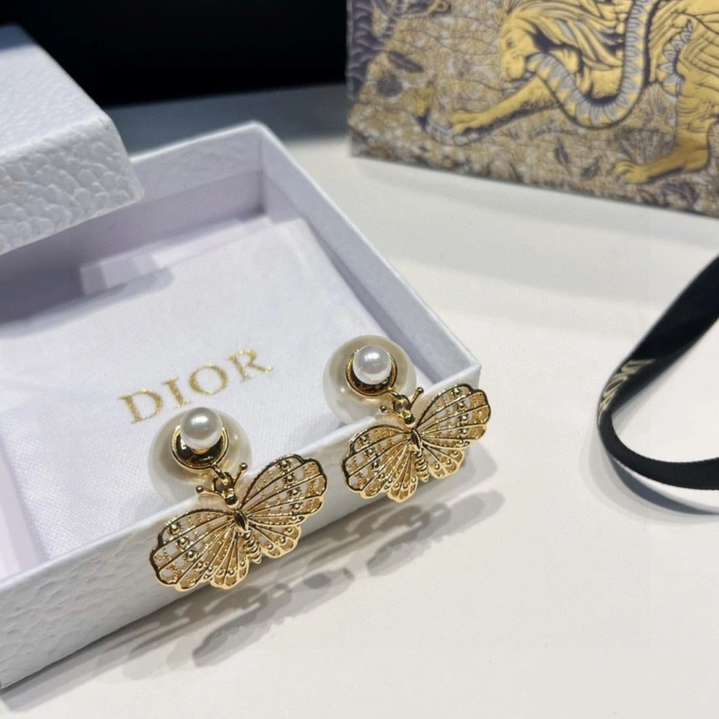 Soft Christian Dxxr Earrings 294230