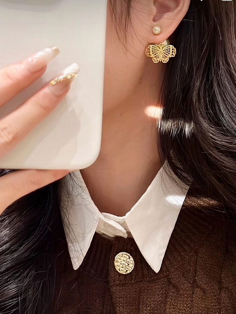 Soft Christian Dxxr Earrings 294230