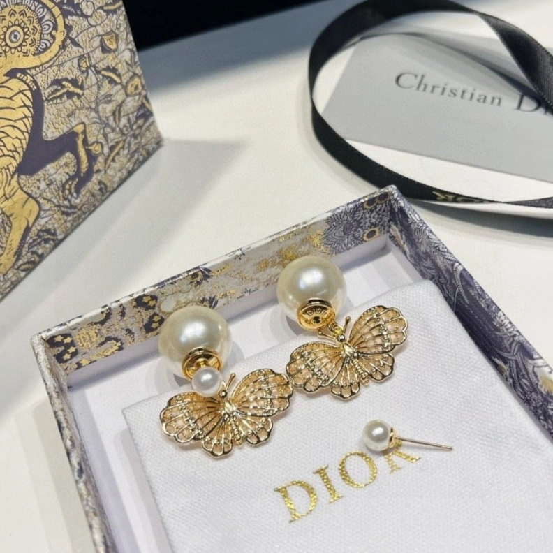 Soft Christian Dxxr Earrings 294230