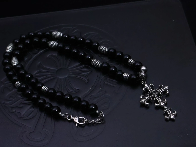 Comfortable Chrxmx Hxxrts Necklaces 297041