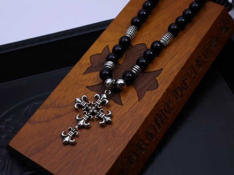 Comfortable Chrxmx Hxxrts Necklaces 297041