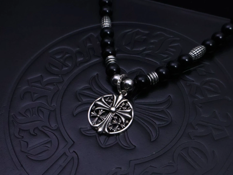 WellDesigned Chrxmx Hxxrts Necklaces 297063