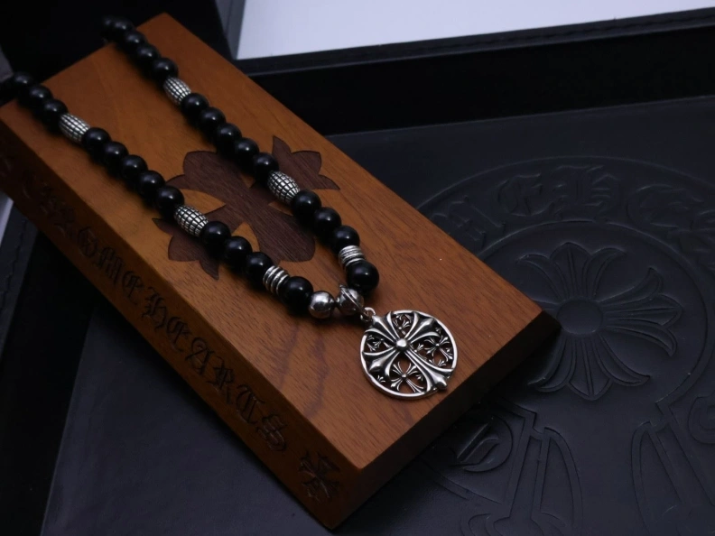WellDesigned Chrxmx Hxxrts Necklaces 297063