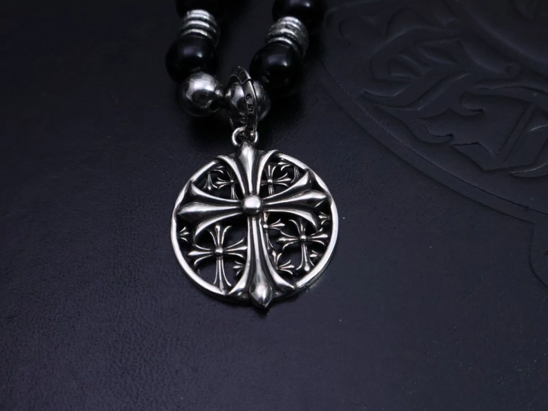 WellDesigned Chrxmx Hxxrts Necklaces 297063