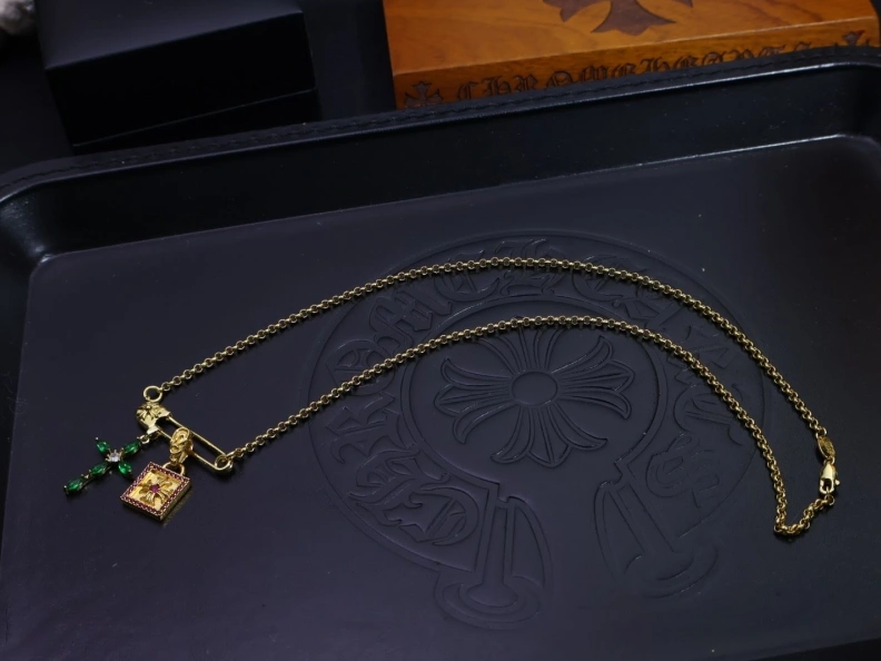 Durable Chrxmx Hxxrts Necklaces 297023