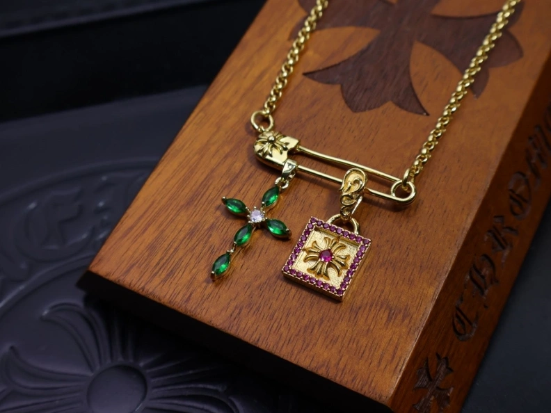 Durable Chrxmx Hxxrts Necklaces 297023