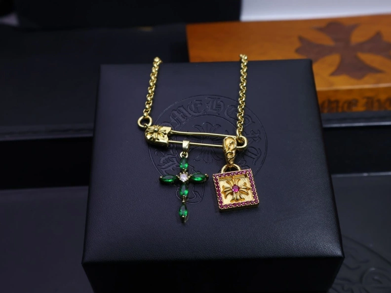 Durable Chrxmx Hxxrts Necklaces 297023