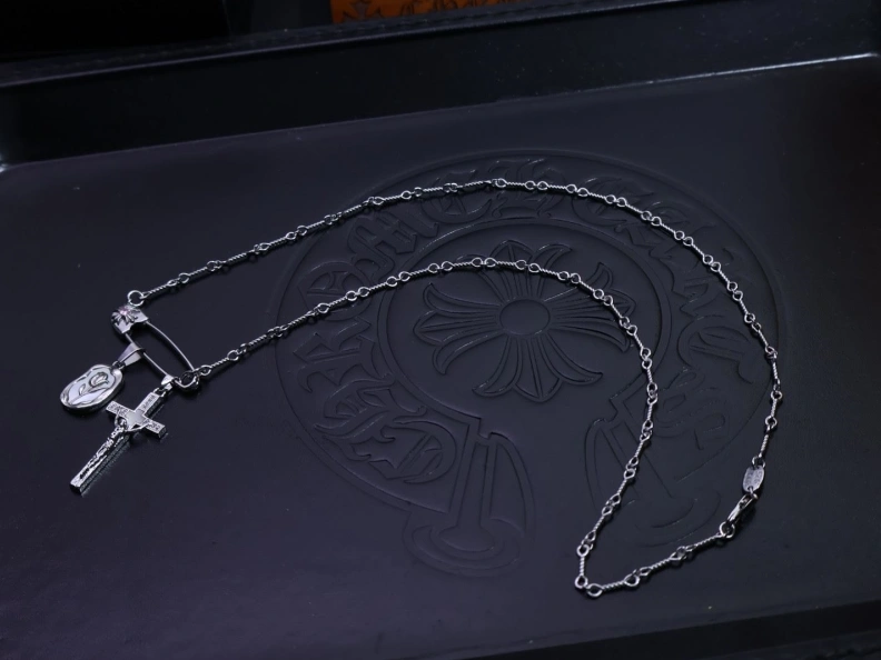 GoAnywhere Chrxmx Hxxrts Necklaces 297025