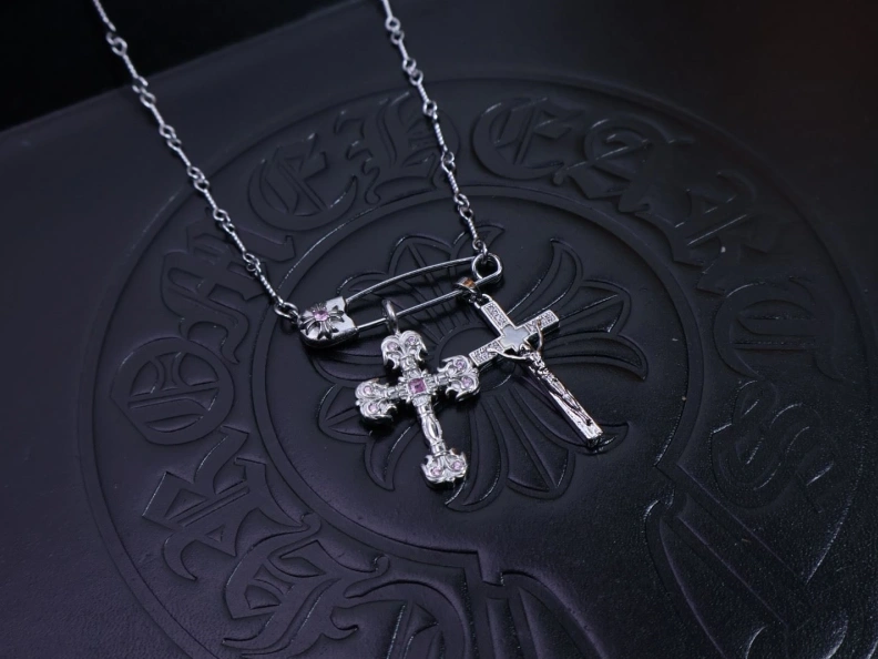 GoodFit Chrxmx Hxxrts Necklaces 297026