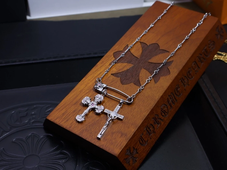 GoodFit Chrxmx Hxxrts Necklaces 297026
