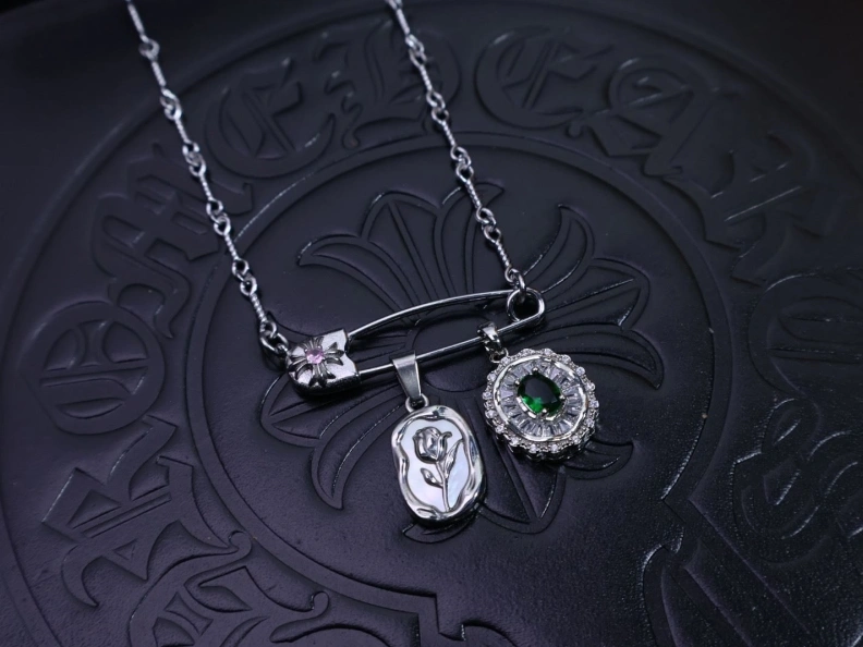 Chrxmx Hxxrts Necklaces EasyMatch 297024