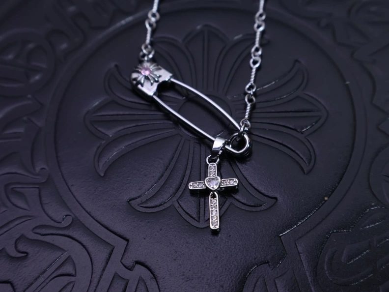 Compact Chrxmx Hxxrts Necklaces 297022