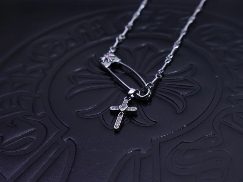 Compact Chrxmx Hxxrts Necklaces 297022