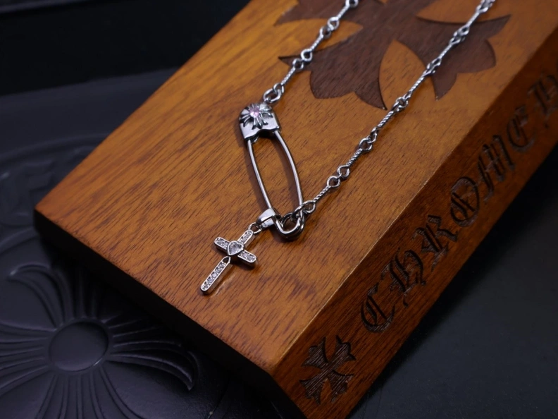 Compact Chrxmx Hxxrts Necklaces 297022