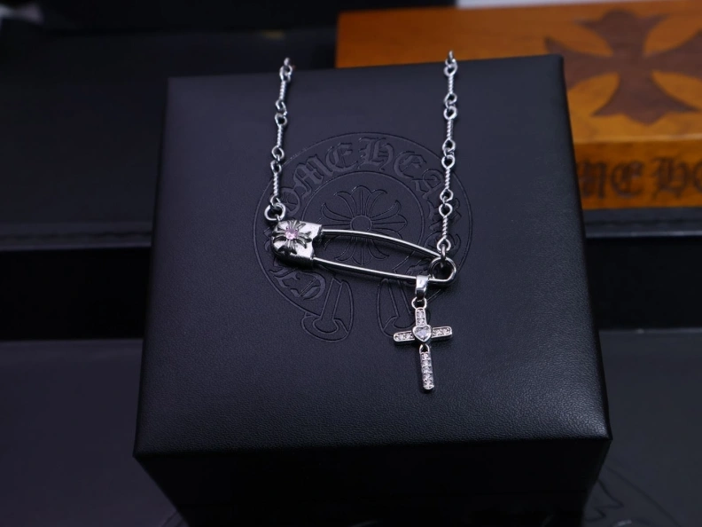 Compact Chrxmx Hxxrts Necklaces 297022
