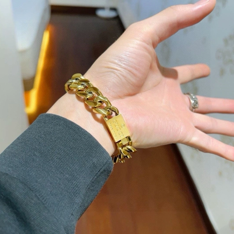 Elegant Gxccx Bracelets 302884