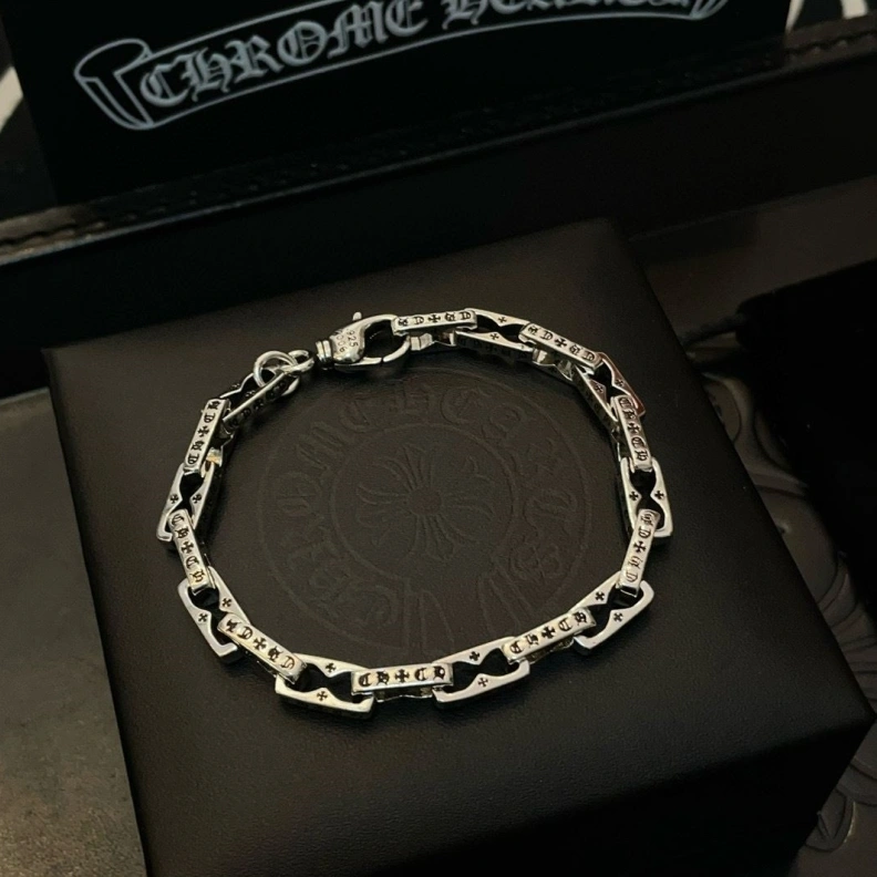 Stylish Chrxmx Hxxrts Bracelets 297385