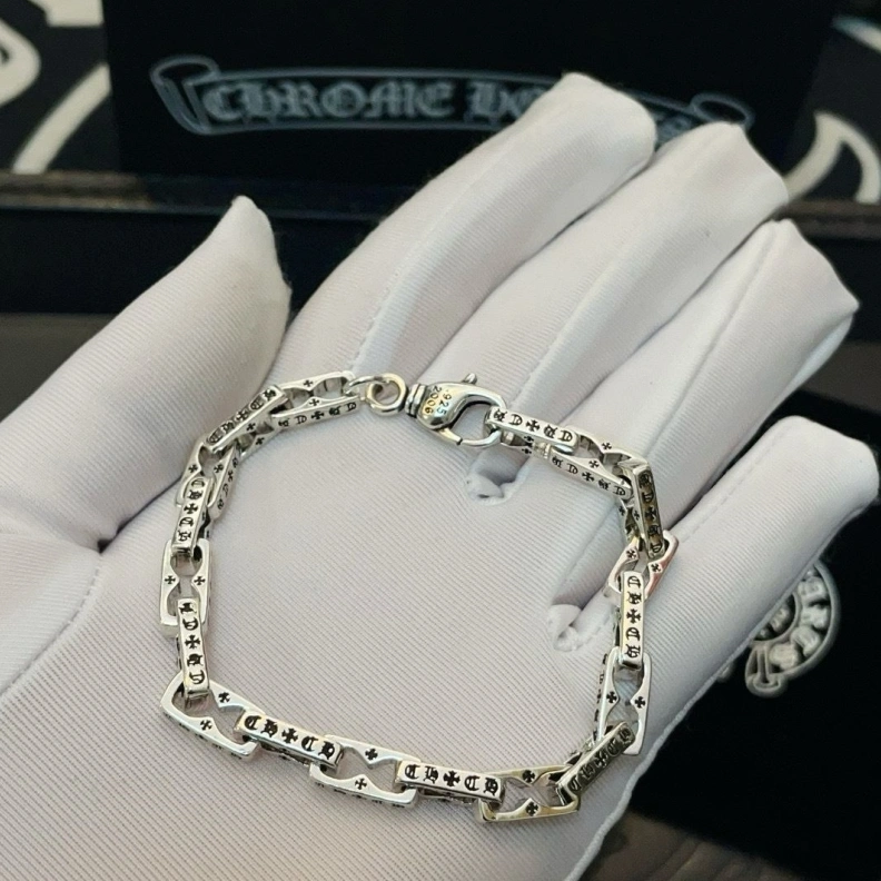 Stylish Chrxmx Hxxrts Bracelets 297385