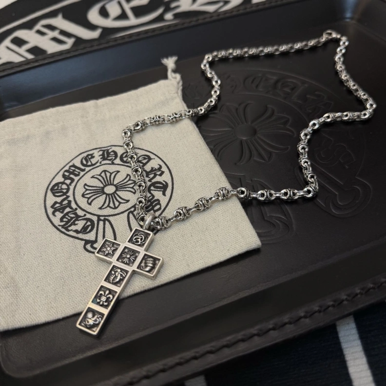 GoodFit Chrxmx Hxxrts Necklaces 297017