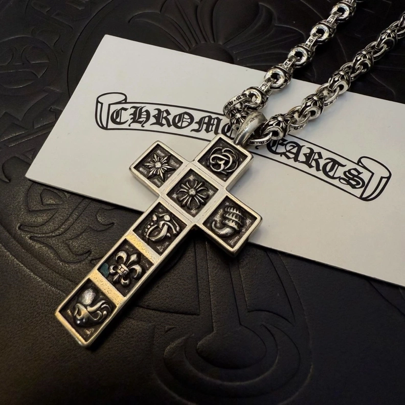 GoodFit Chrxmx Hxxrts Necklaces 297017