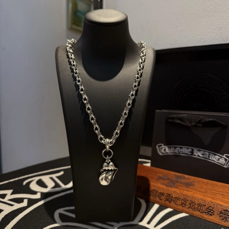 ModernLook Chrxmx Hxxrts Necklaces 296990