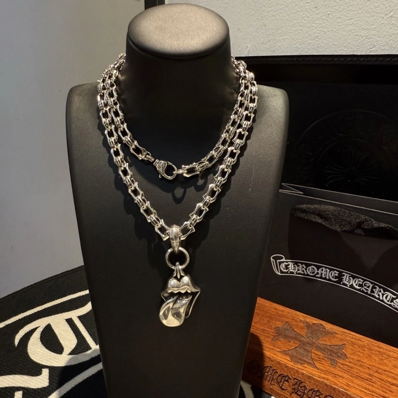 ModernLook Chrxmx Hxxrts Necklaces 296990
