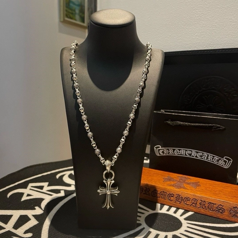 Resilient Chrxmx Hxxrts Necklaces 296998