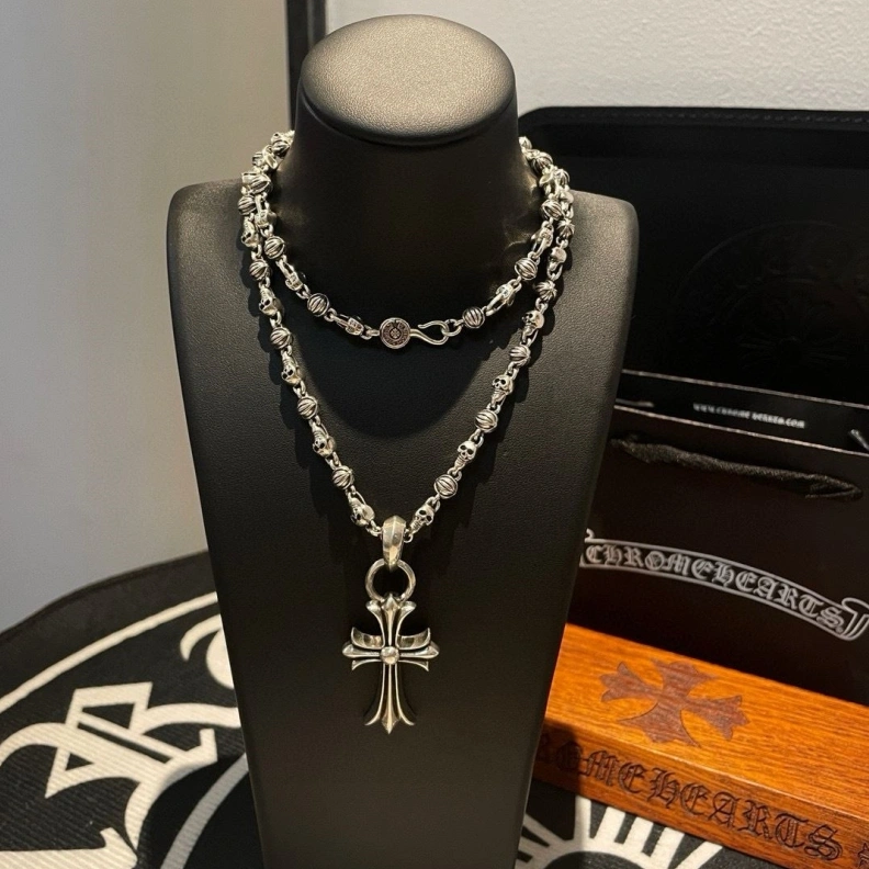Resilient Chrxmx Hxxrts Necklaces 296998