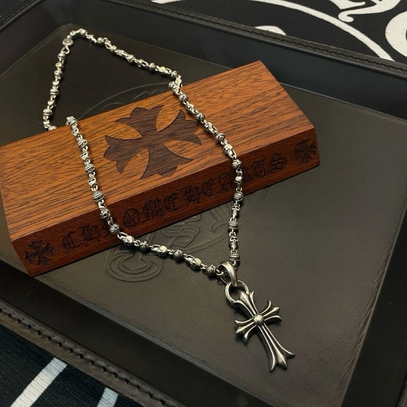 Resilient Chrxmx Hxxrts Necklaces 296998